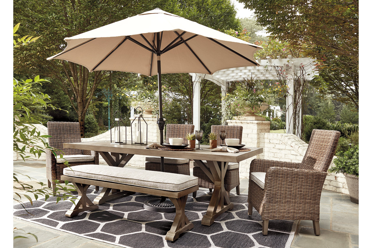 Beachcroft Dining Table With Umbrella, Outdoor Dining Tables With Umbrella Hole